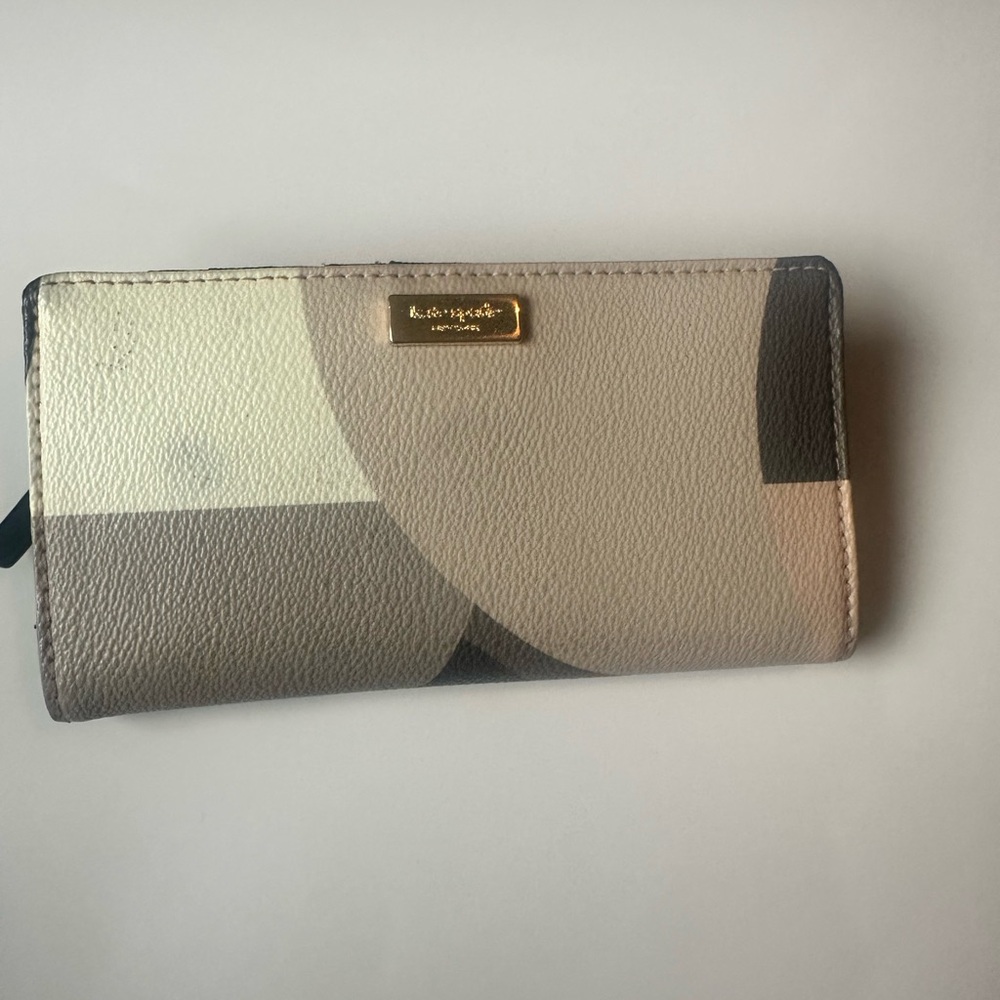 Kate Spade Cream and Black Women's Wallet